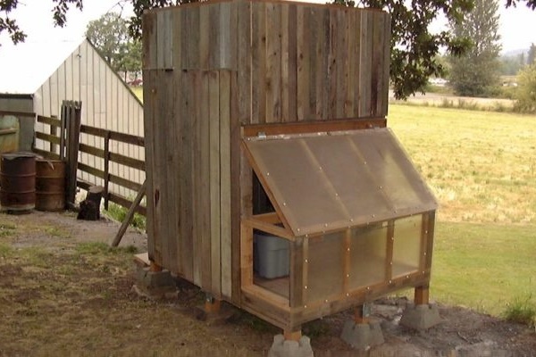 Туалетный домик с выдвижным ящиком