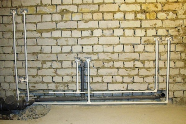 Пример прокладки канализации с уклоном