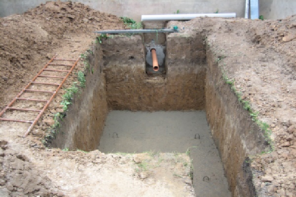 Шаг 3: Заливка бетонной плиты основания