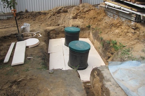 Комплекс устройств для сооружения канализации
