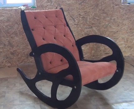 Кресло с мягким сидением