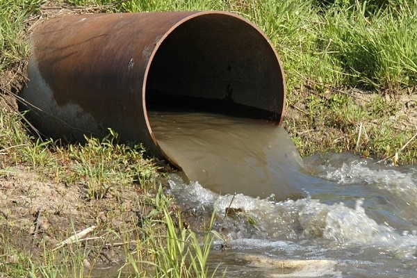 Отвод очищенной воды в сточную канаву