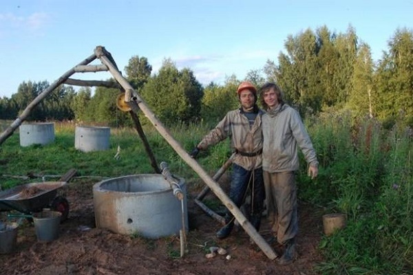 Сооружение из бетонных колец ствола колодца