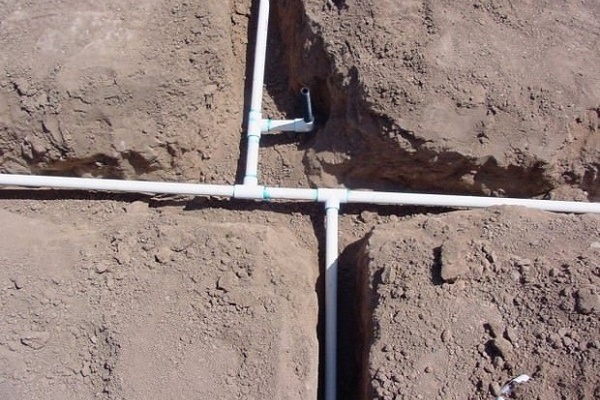 Укладка летнего водопровода в грунт