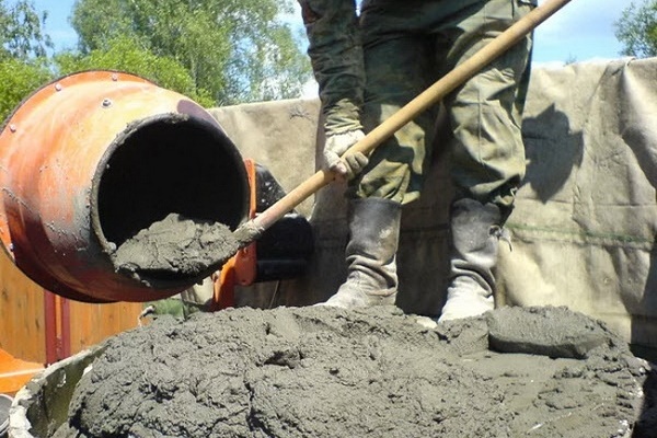 Шаг 10: Выгрузка полученной смеси на стол