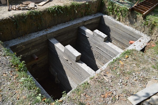 Шаг 4: Заливка бетона в построенную опалубку