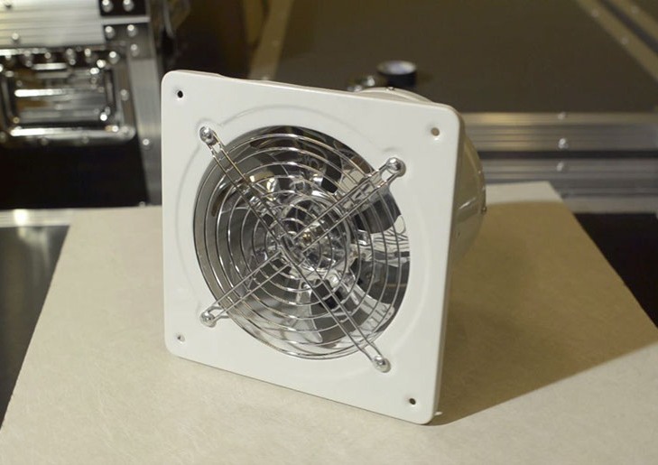 Вентилятор с задержкой отключения после выключения света