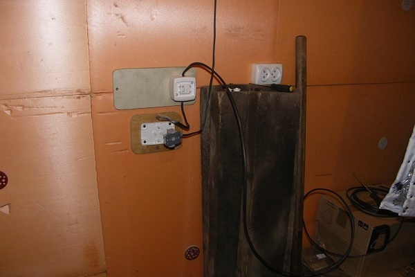 Шаг 2: Устройство проводки для подключения вентилятора