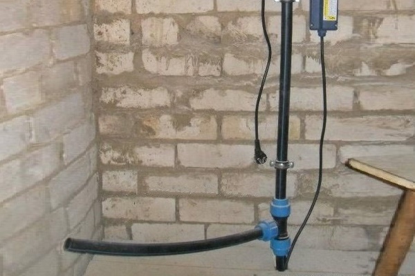 Шаг 1: Ввод водопровода через цоколь или фундамент