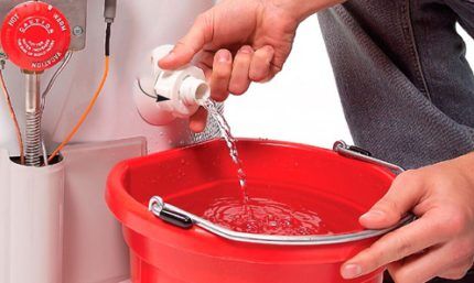 Как нужно сливать воду из водонагревателя
